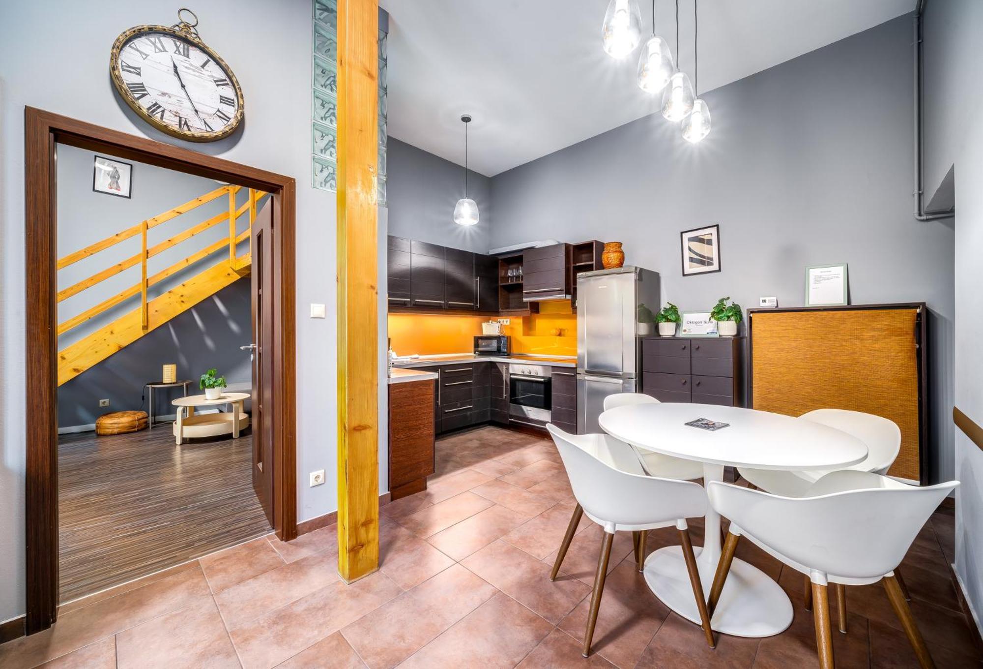 Oktogon Four Residence Budapest Ngoại thất bức ảnh