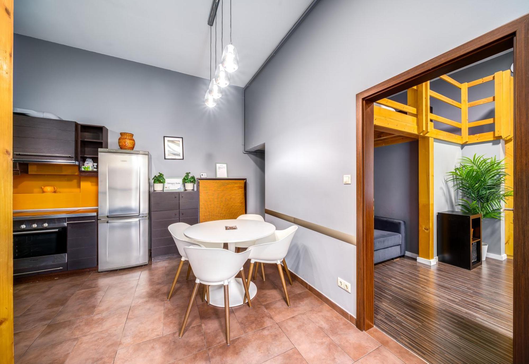 Oktogon Four Residence Budapest Ngoại thất bức ảnh