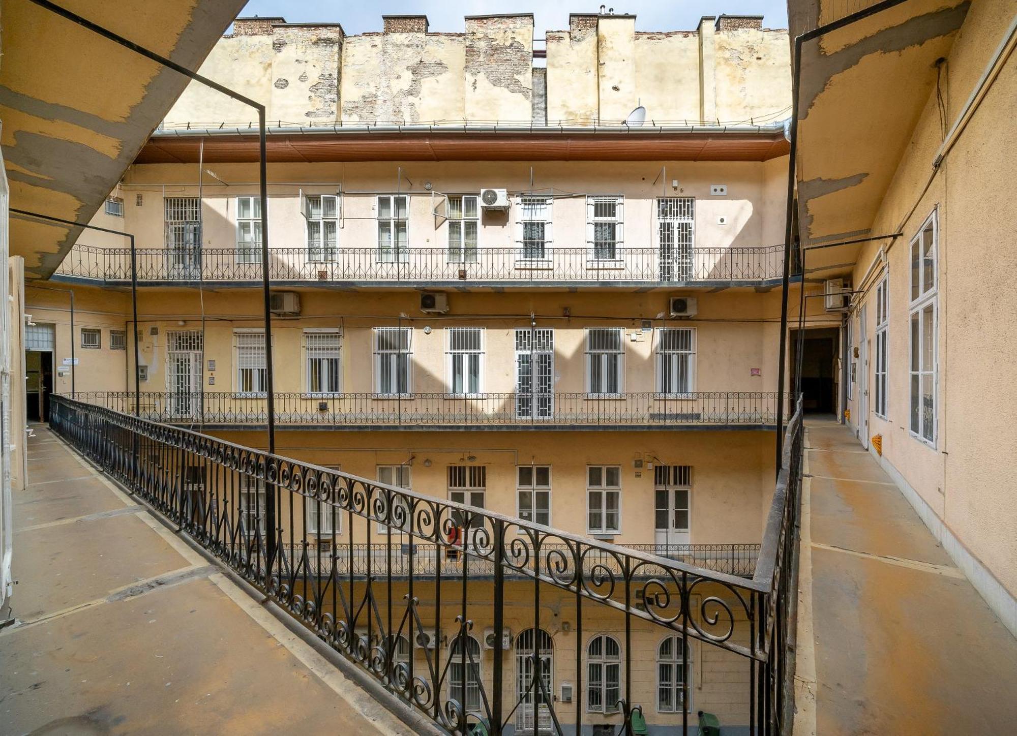 Oktogon Four Residence Budapest Ngoại thất bức ảnh